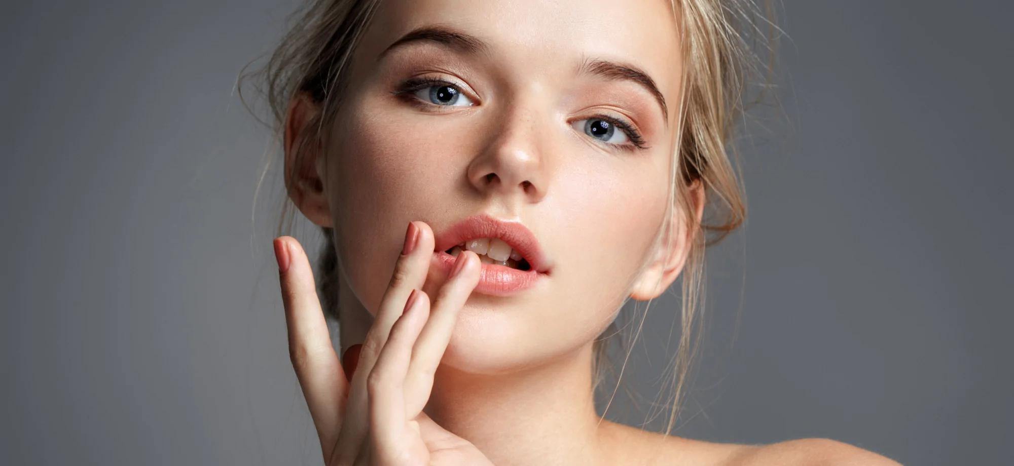 Вопрос эксперту: как стареет кожа губ и как правильно о ней заботиться?