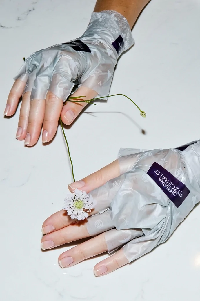 Radical Signature Маска для интенсивного ухода за кожей рук в интернет-магазине Authentica.love