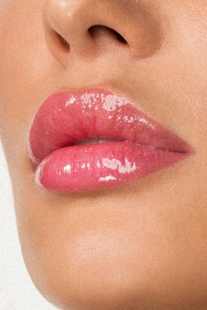 Антивозрастной блеск для губ LusciousLips №324 "Yummy Plummy" в интернет-магазине Authentica.love
