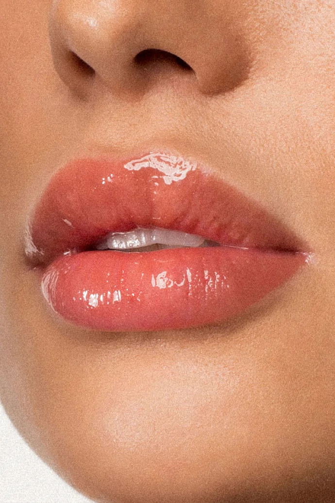 Антивозрастной блеск для губ LusciousLips №335 "Cinnamon Crush" в интернет-магазине Authentica.love