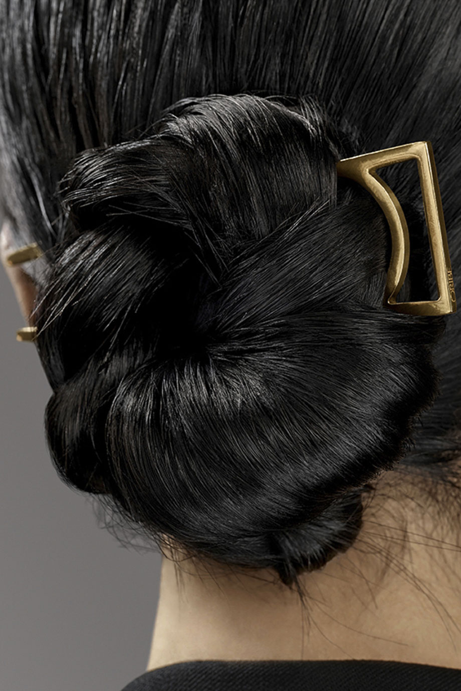 Спрей для средней фиксации «Лак-невесомость» Superfine изобр. 3