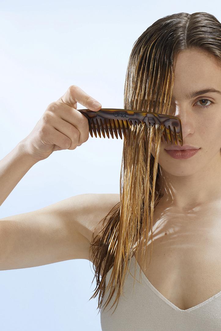 Шампунь для облегчения расчесывания волос Run-Through Detangling в интернет-магазине Authentica.love