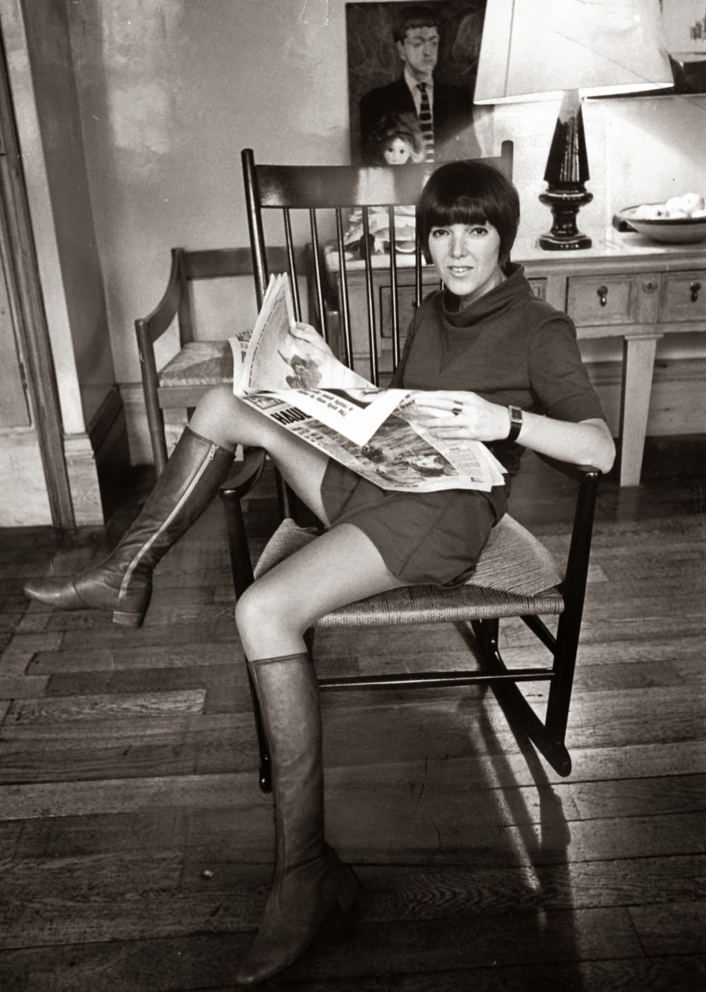 women-in-mini-skirts-in-the-1960s-15.jpg women-in-mini-skirts-in-the-1960s-15.jpg